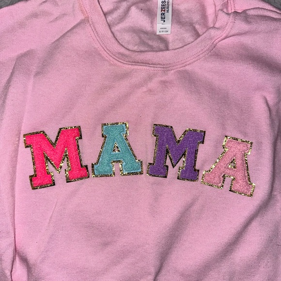 Woman’s ‘MAMA’ Sweatshirt Crewneck - NWOT Small - Picture 3 of 4